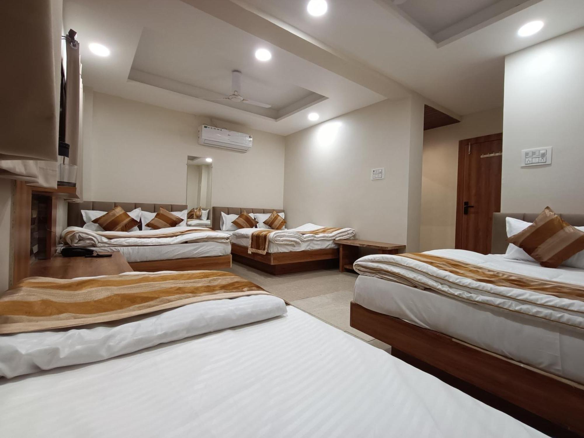 Shree Shyamraj Hotel Ujjain Zewnętrze zdjęcie