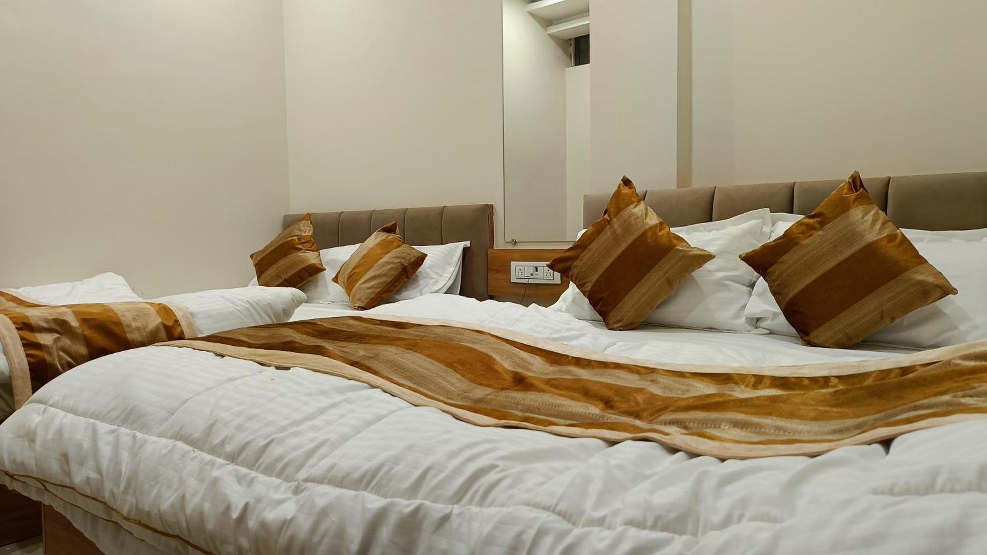 Shree Shyamraj Hotel Ujjain Zewnętrze zdjęcie