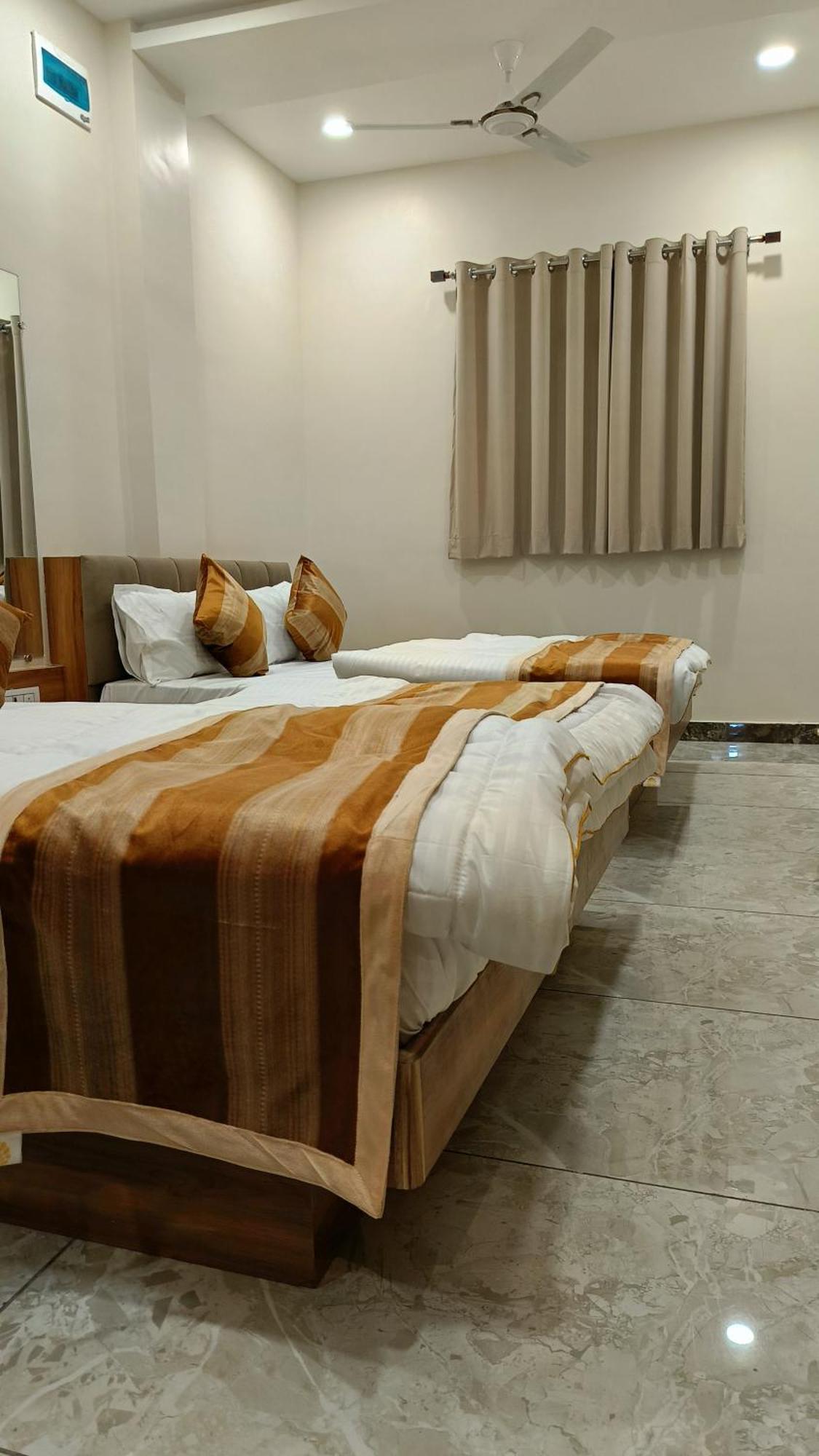 Shree Shyamraj Hotel Ujjain Zewnętrze zdjęcie