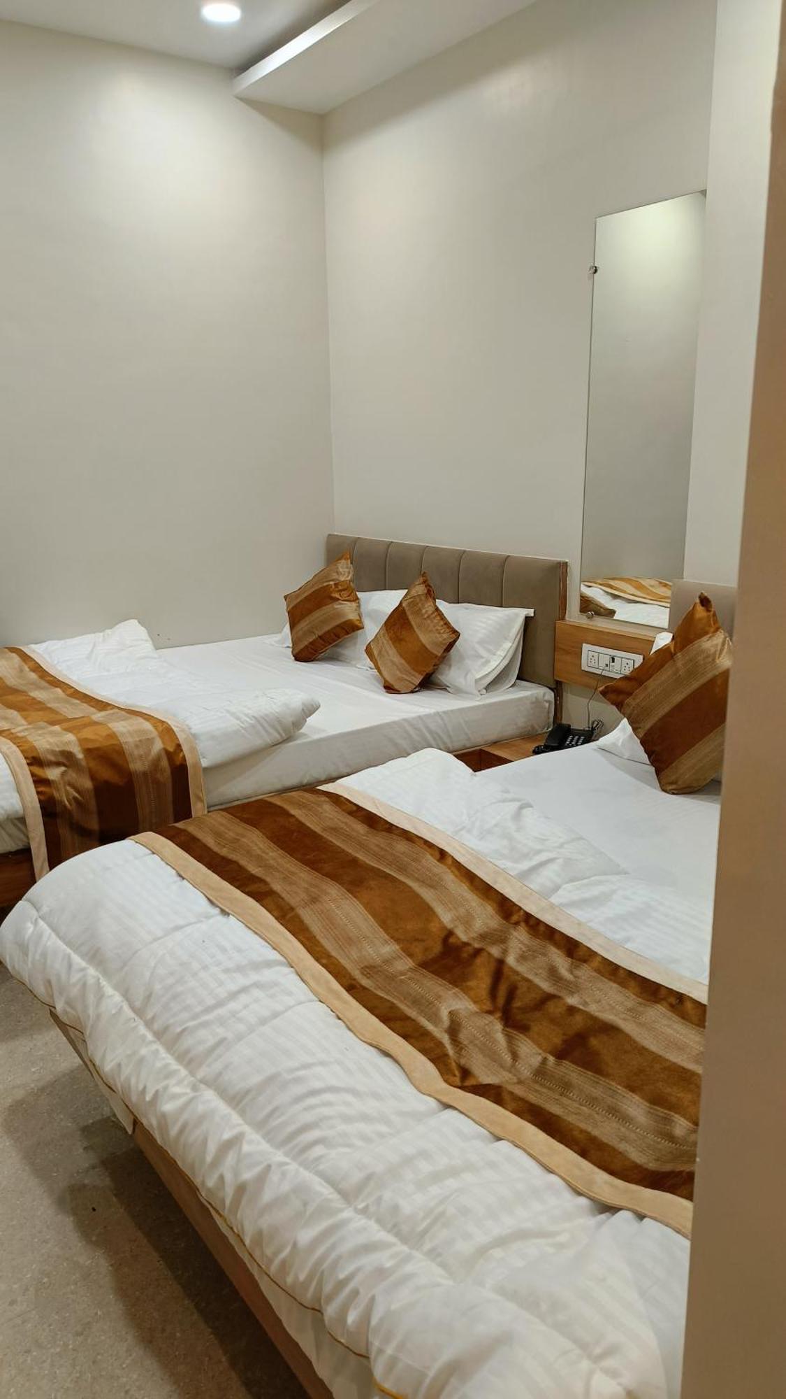 Shree Shyamraj Hotel Ujjain Zewnętrze zdjęcie